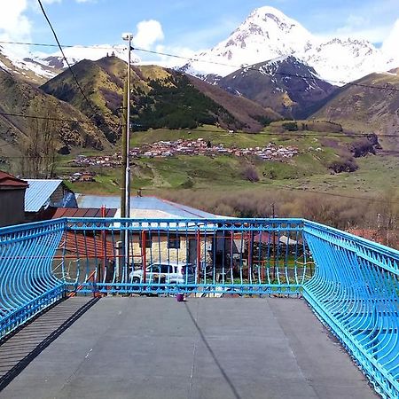 Blue Guesthouse Kazbegi Esterno foto