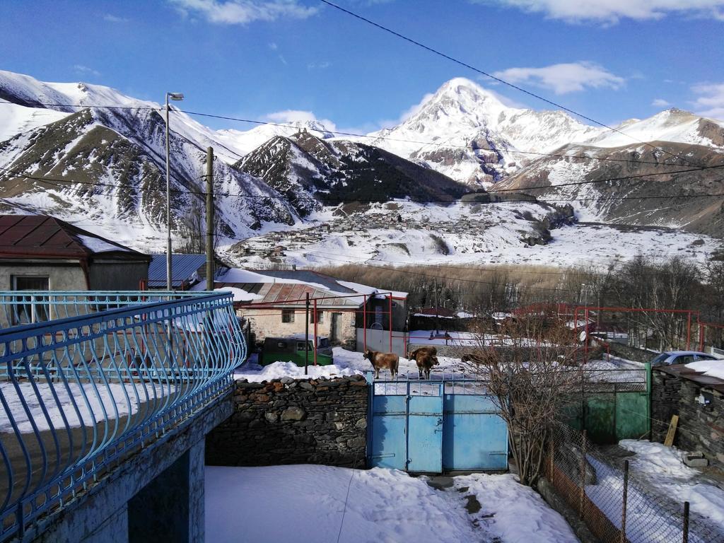 Blue Guesthouse Kazbegi Esterno foto