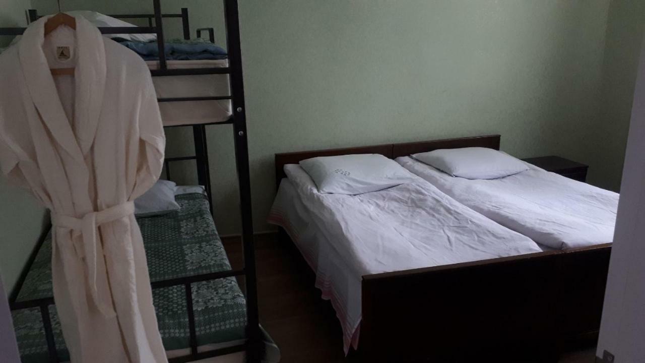 Blue Guesthouse Kazbegi Esterno foto