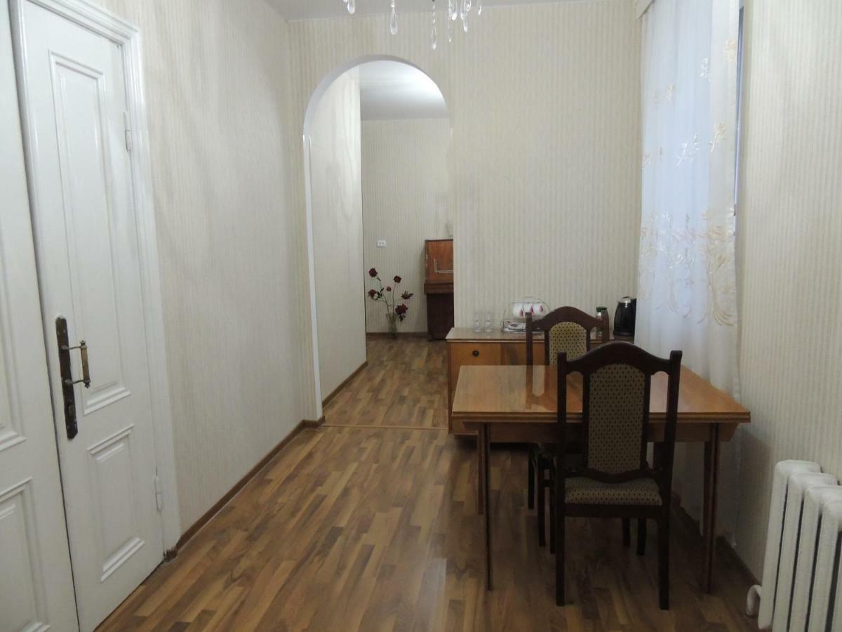 Blue Guesthouse Kazbegi Esterno foto